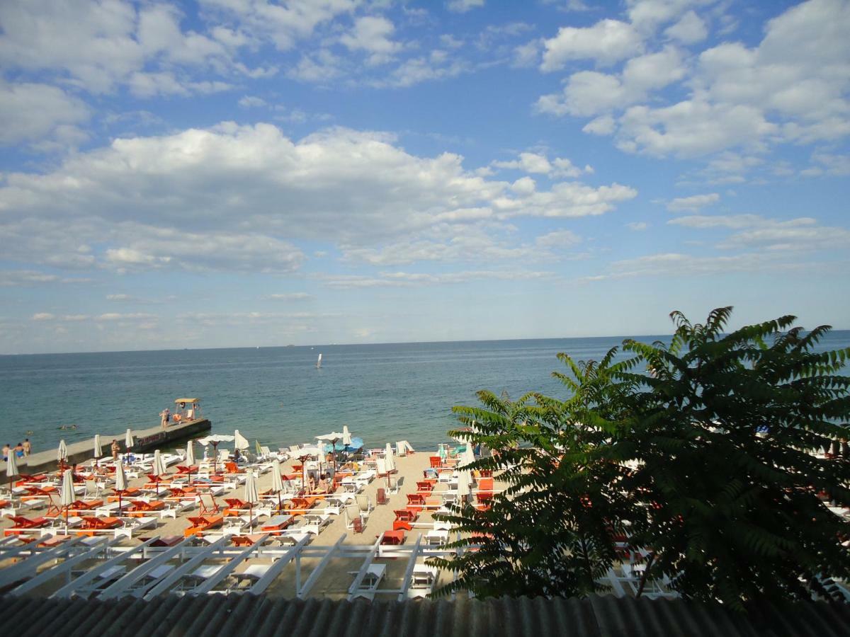Уютный Домик На Французском Бульваре Odessa Exterior foto